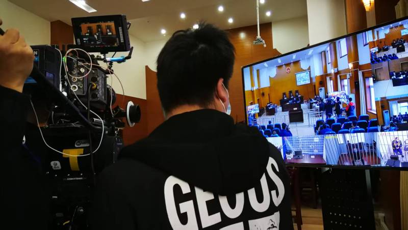 AI生成VS人工创意——苏仙区广告片拍摄公司的技术浪漫主义实践